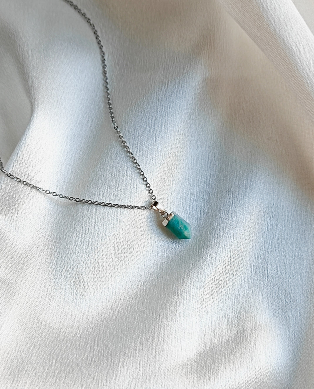 Akvamariini kaulakoru