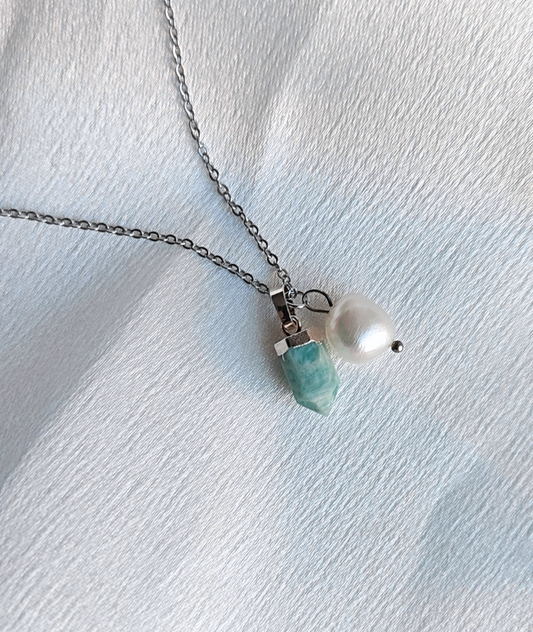 Akvamariini-helmi kaulakoru