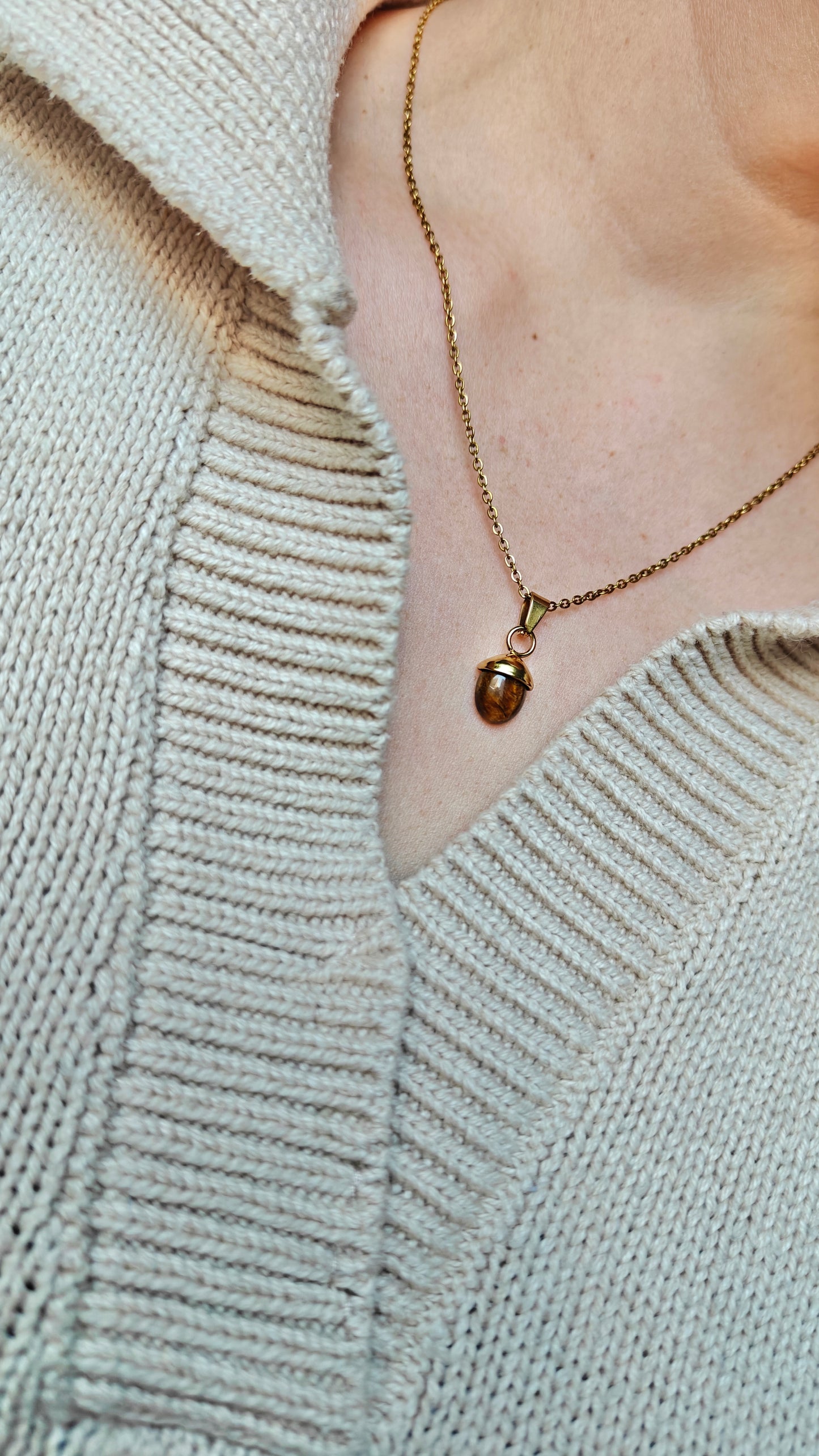 Tiikerinsilmä kaulakoru