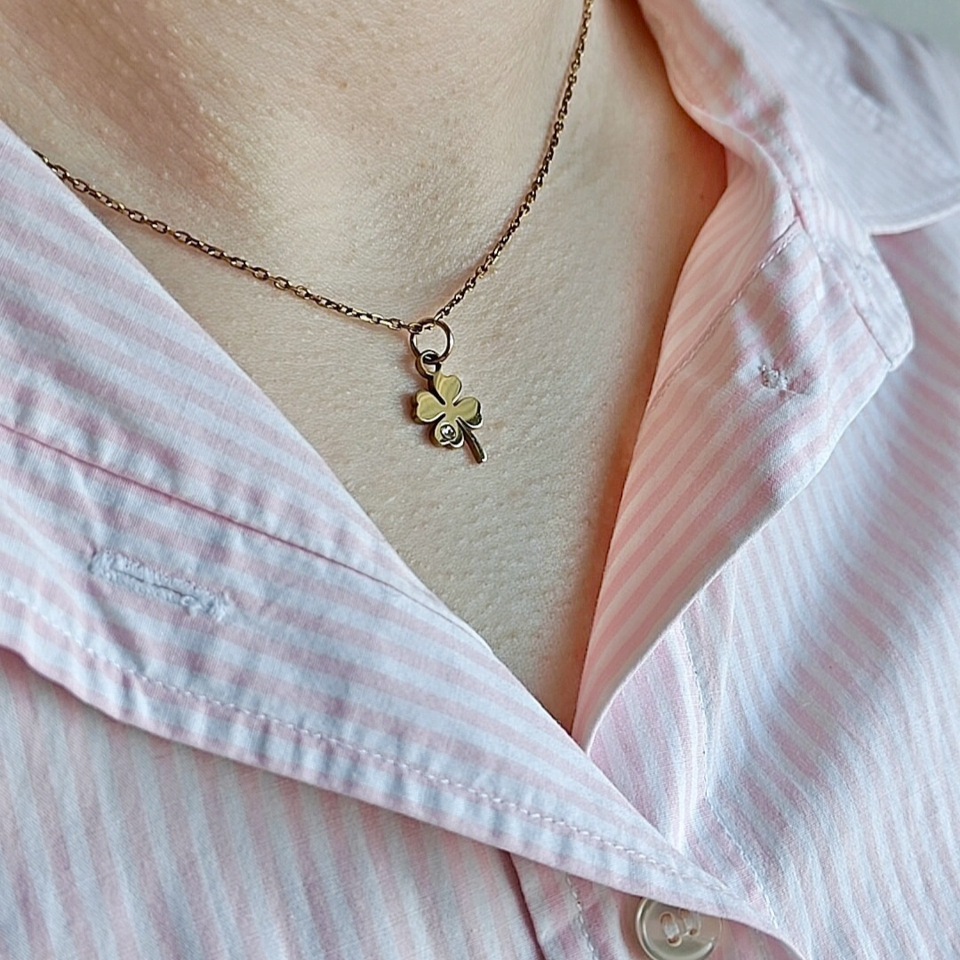 Onnenapila kaulakoru